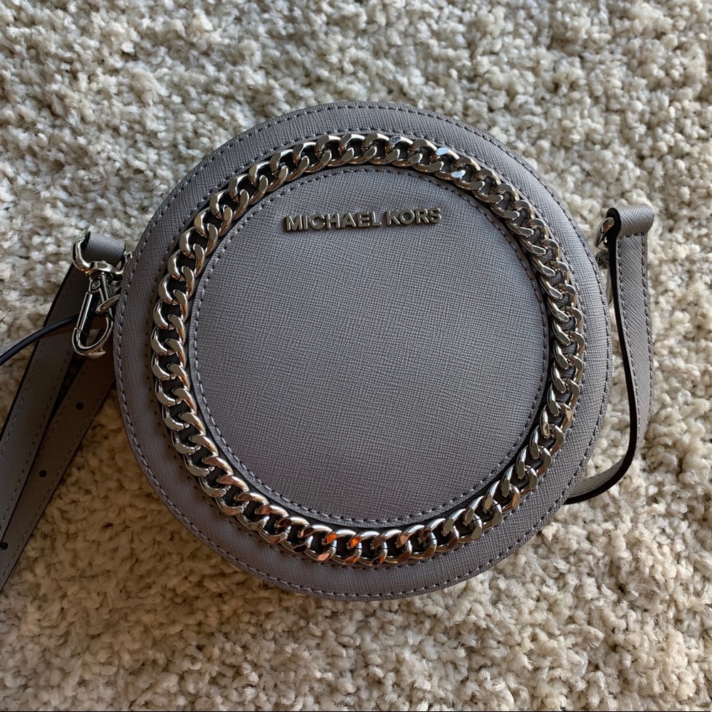 Circular Michael Kors bag - NEVER USED